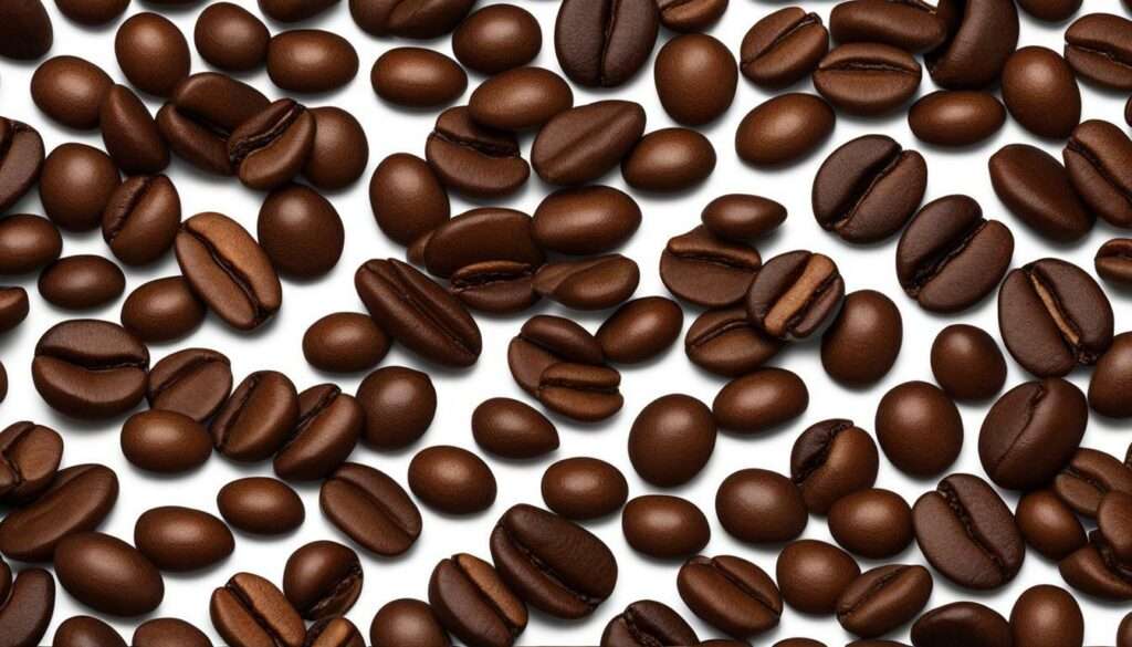 Kaffeebohnen auf weißem Hintergrund Kaffeebohnen auf weißem Hintergrund